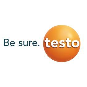 Das Testo-Logo mit dem Testo-Slogan. Ein orangener Ball mit Testo-Schriftzug.