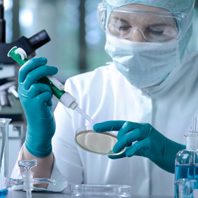 Biotechnologische und Life-Science-Versuche in Laboren