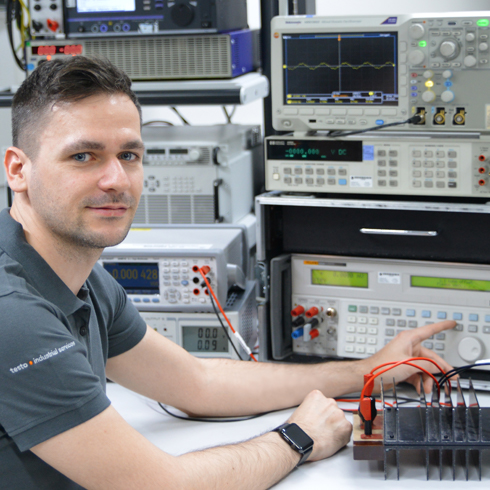 Laborkalibrierung elektrischer Prüfmittel Kalibrierung eines elektrischen Leistungswiderstands