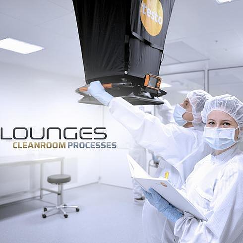 Einladung zur Messe LOUNGES 2024 Zwei Qualifizierungsingenieure arbeiten im Reinraum